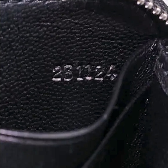 💯 Givenchy Black Lambskin Leather Shark Tooth Coin Purse Wallet - Unisex - Picture 10 of 10